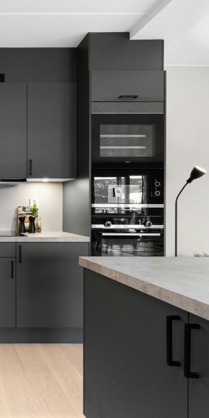 Black Kitchen